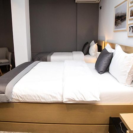 Triss Hotel Tirana Zewnętrze zdjęcie
